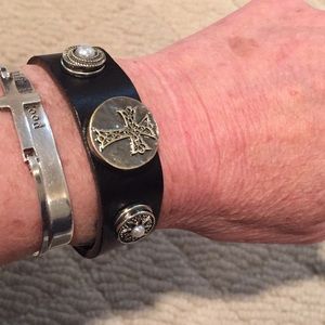 Ginger Snaps black leather bracelet/snaps
